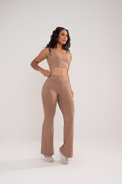Conjunto Feminino Flare em Poliamida Premium com Top Flythom